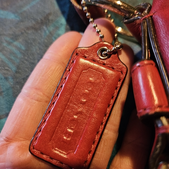 Red coach purse - Picture 5 of 11